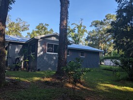 3194 Patsburg Pl in Ridge Manor, FL - Building Photo