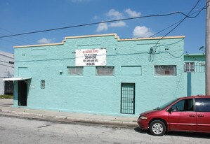 2141 SW 3rd St in Miami, FL - Building Photo