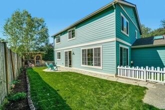 14051 NE 167th St in Woodinville, WA - Building Photo - Building Photo