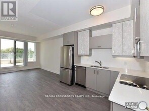 18 Uptown Dr in Markham, ON - Building Photo - Building Photo