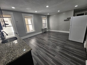 380 W Main St in Waterbury, CT - Building Photo - Building Photo
