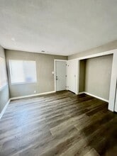 1705 W Esthner Ave in Wichita, KS - Building Photo - Building Photo