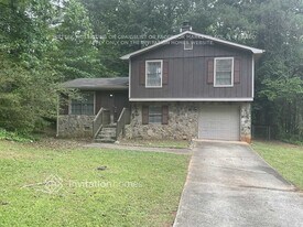 5469 Liberty Rd in Union City, GA - Building Photo