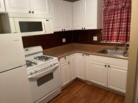 924 Fox Chase Rd, Unit 1st Floor in Rockledge, PA - Building Photo