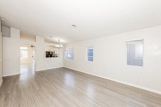 511 Shallow Mist Ct in North Las Vegas, NV - Foto de edificio - Building Photo