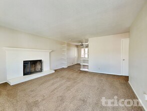 1370 University Terrace in Reno, NV - Foto de edificio - Building Photo