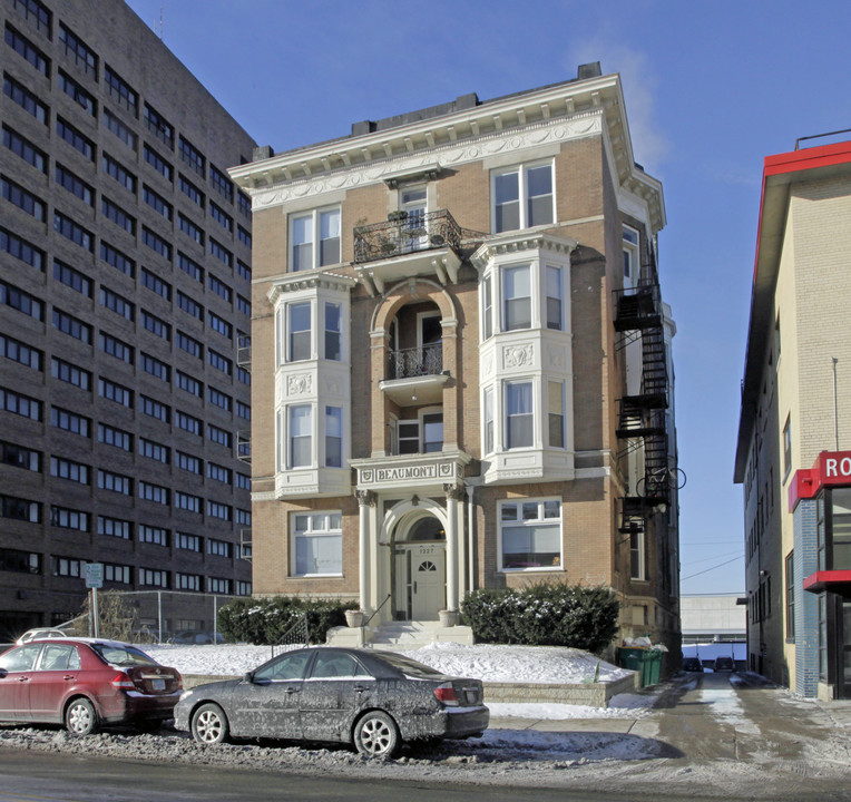 The Beaumont in Milwaukee, WI - Foto de edificio