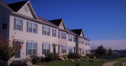 Indigo Pointe Townhomes in Red Lion, PA - Foto de edificio - Building Photo