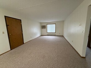 213 19th St SE in Watertown, SD - Building Photo - Building Photo