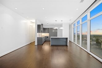 4521 San Felipe St in Houston, TX - Building Photo - Building Photo