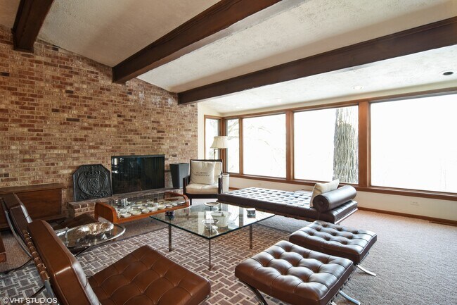 5 Saville Row in Barrington, IL - Building Photo - Building Photo