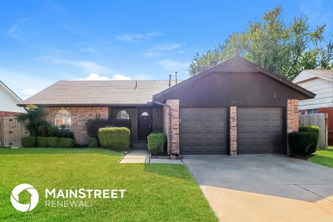 828 SE 9th St in Moore, OK - Building Photo - Building Photo