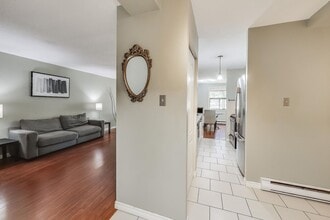 10 Ajax St in Guelph, ON - Building Photo - Building Photo