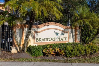 805 Middleton Dr SW in Vero Beach, FL - Foto de edificio - Building Photo