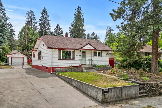 property at 3918 E 8th Ave