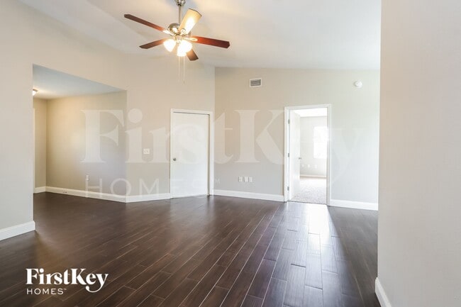 7912 Apache Ln in Lakeland, FL - Foto de edificio - Building Photo