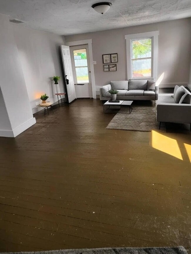property at 1332 S 6th St