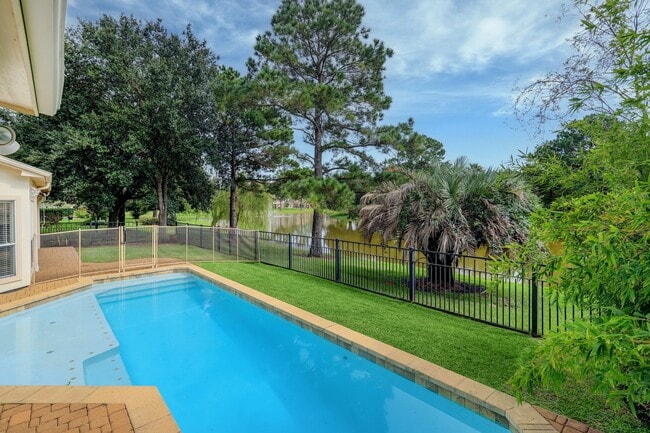 13419 Amber Queen Ln in Houston, TX - Foto de edificio - Building Photo