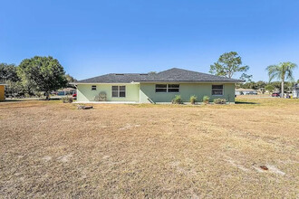 2837 Pond View Dr in Haines City, FL - Building Photo - Building Photo