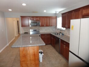 1606 Quail Run in Brookshire, TX - Building Photo - Building Photo