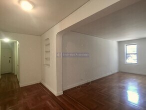 560 West 218th Street in New York, NY - Foto de edificio - Floor Plan