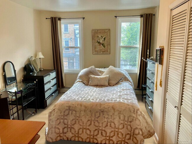 421 Adams St in Hoboken, NJ - Building Photo - Building Photo