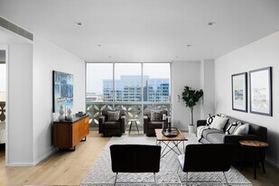 1801 Lavaca St, Unit 11G in Austin, TX - Building Photo