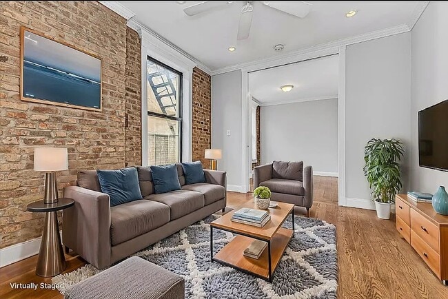 722 10th Ave in New York, NY - Foto de edificio - Building Photo