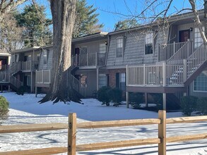 3824 Country Club Rd in Winston-Salem, NC - Building Photo - Building Photo