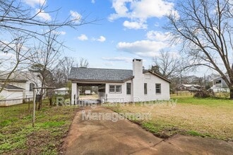 2419 Circle Dr in Hueytown, AL - Building Photo - Building Photo