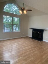 14044 Vista Dr in Laurel, MD - Foto de edificio - Building Photo