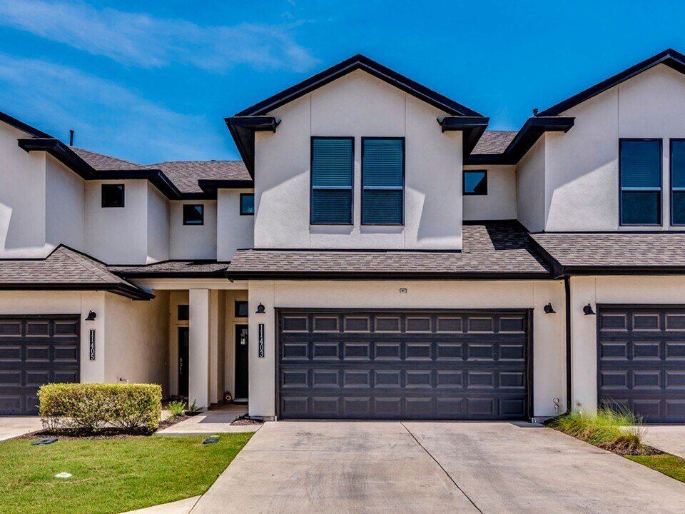 11403 Culzean Castle Dr in Austin, TX - Building Photo