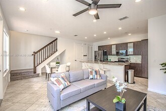 1430 NW 48th Dr in Boca Raton, FL - Building Photo - Building Photo