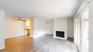 521 Alameda del Prado in Novato, CA - Building Photo - Building Photo