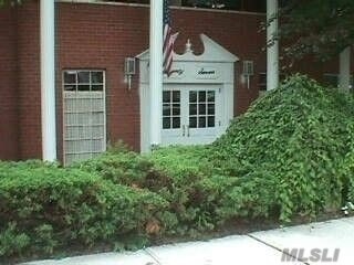 77 S Park Ave-Unit -A 8 in Rockville Centre, NY - Building Photo