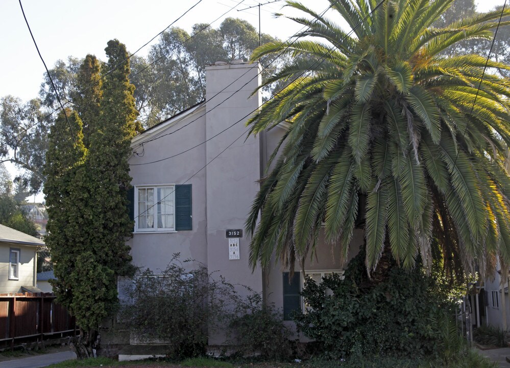 3152 High St in Oakland, CA - Foto de edificio