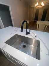 1507 Edmondson Ave-Unit -Unit 1 in Baltimore, MD - Building Photo - Building Photo