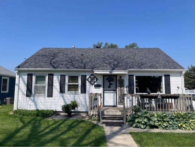 property at 929 N Webster Ave