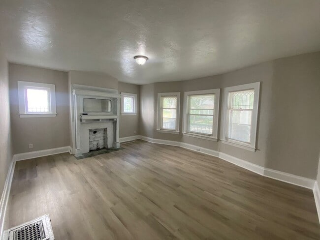 10721 Columbia Ave in Cleveland, OH - Building Photo - Building Photo