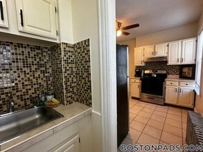 32 Kingsdale St in Boston, MA - Foto de edificio - Building Photo