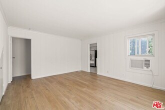 14721 Sylvan St in Los Angeles, CA - Building Photo - Building Photo