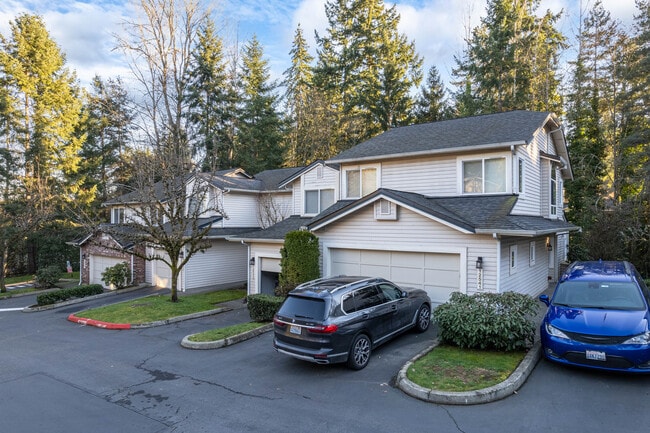 12427 NE 7th Pl in Bellevue, WA - Foto de edificio - Building Photo