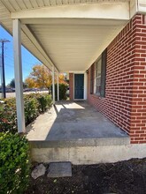 304 S Waco St in Weatherford, TX - Building Photo - Building Photo