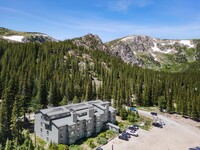 9366 Fall River Rd in Idaho Springs, CO - Foto de edificio - Building Photo