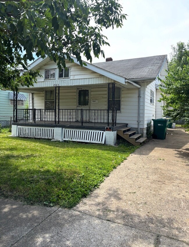 property at 1365 E Walnut St
