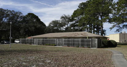 Pepper Tree Village in Fernandina Beach, FL - Foto de edificio - Building Photo