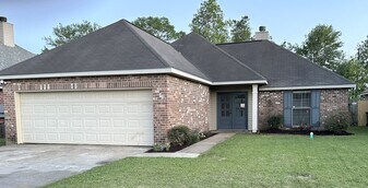 124 St Fabian Dr in Carencro, LA - Building Photo