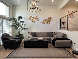 6242 Nita Ave in Woodland Hills, CA - Building Photo