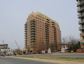 The Sterling at the Metro in North Bethesda, MD - Foto de edificio - Building Photo