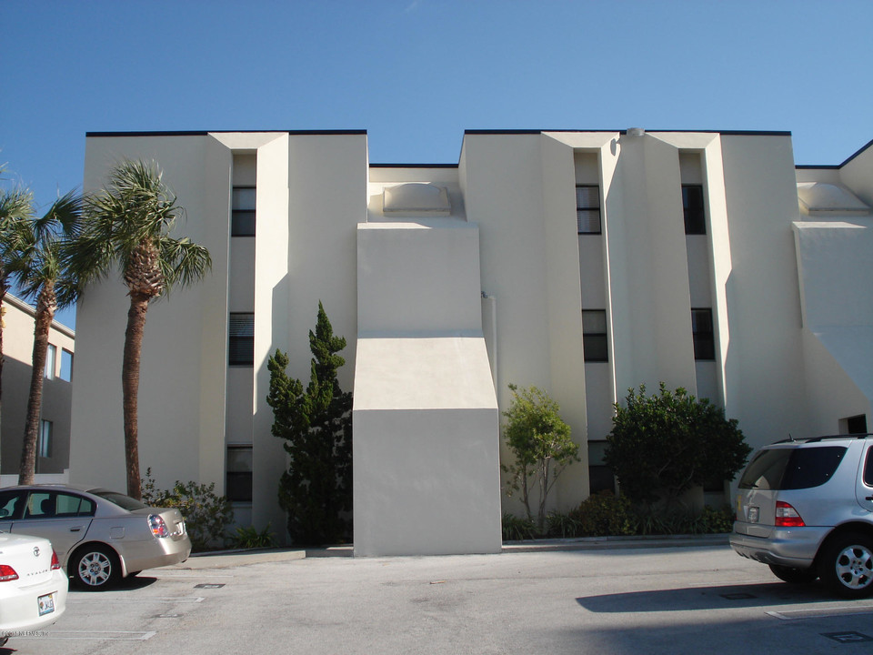 829 S 1ST St in Jacksonville Beach, FL - Building Photo